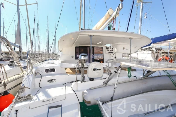 Lipari 41 - Yacht Charter Sailica