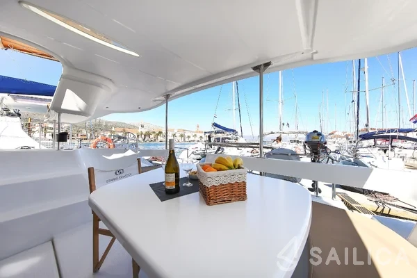 Lipari 41 - Yacht Charter Sailica