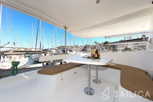 Lipari 41 - Yacht Charter Sailica