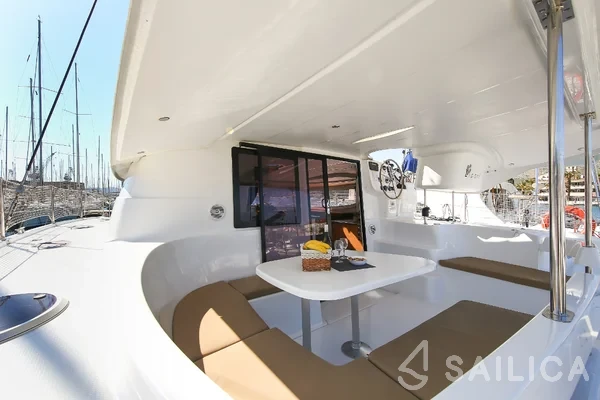 Lipari 41 - Yacht Charter Sailica