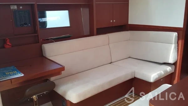 Hanse 455 - Photo #44 Hanse 455 - Yacht Charter Sailica