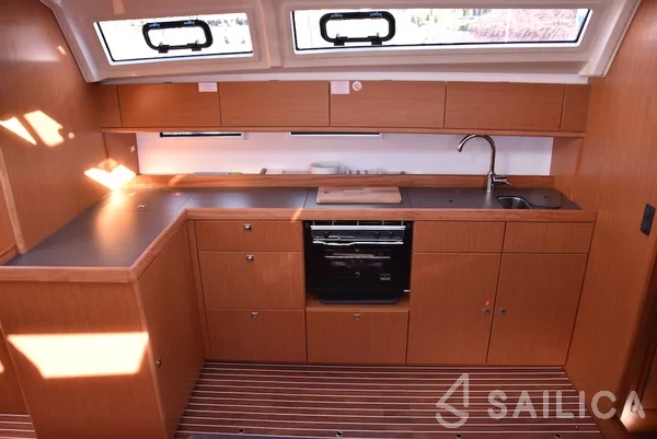 Bavaria 46 Cruiser - Yacht Charter Sailica