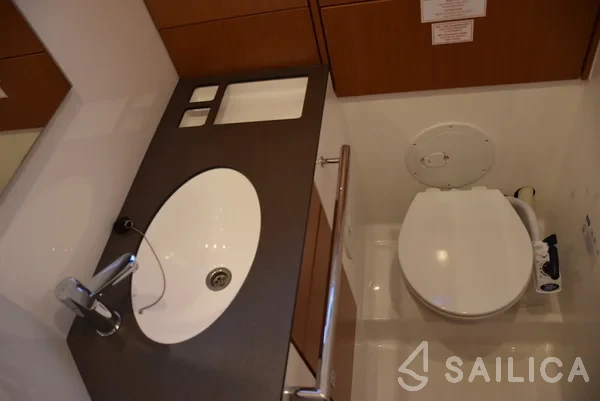 Bavaria 46 Cruiser - Yacht Charter Sailica