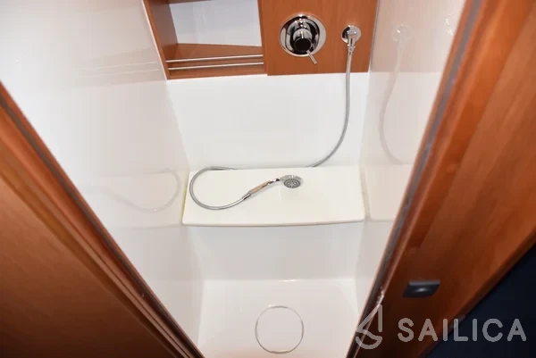 Bavaria 46 Cruiser - Yacht Charter Sailica
