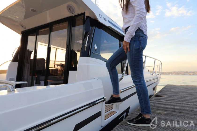 Merry Fisher 1095 - Yacht Charter Sailica