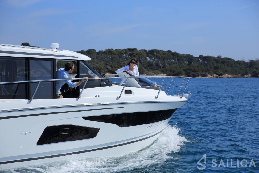 Merry Fisher 1095 - Yacht Charter Sailica