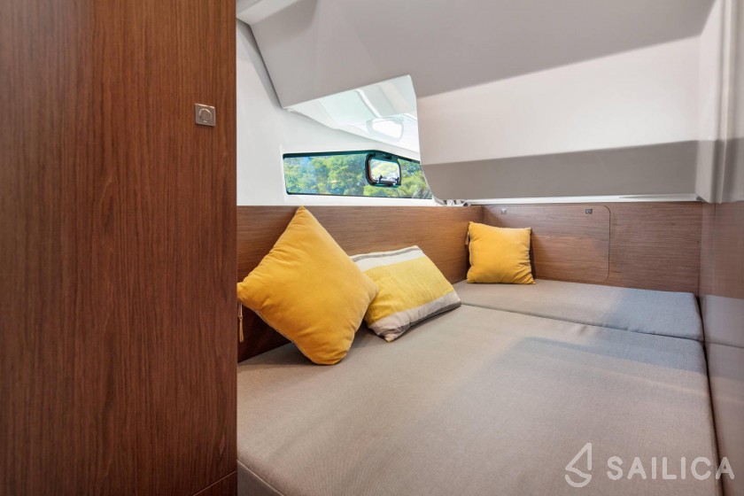 Merry Fisher 1095 - Yacht Charter Sailica