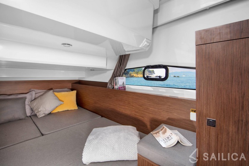 Merry Fisher 1095 - Yacht Charter Sailica