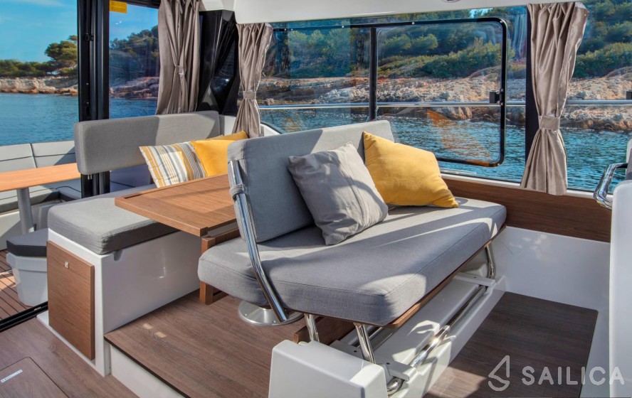 Merry Fisher 1095 - Yacht Charter Sailica
