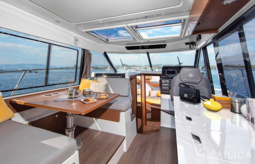 Merry Fisher 1095 - Yacht Charter Sailica