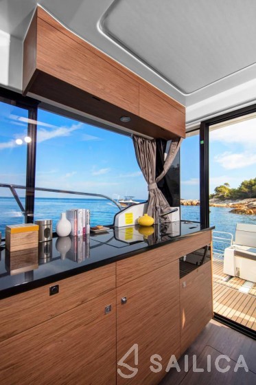 Merry Fisher 1095 - Yacht Charter Sailica