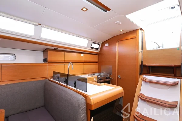 Sun Odyssey 439 - Yacht Charter Sailica
