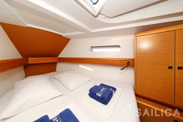 Sun Odyssey 439 - Yacht Charter Sailica
