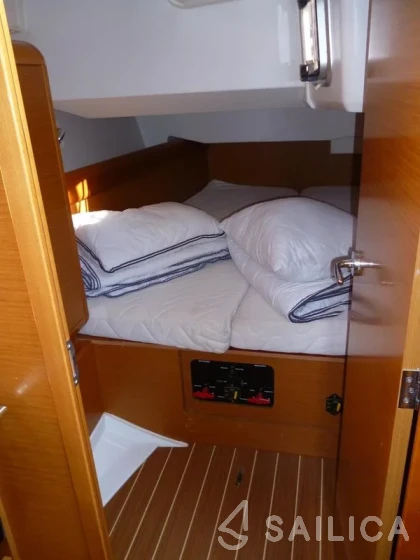 Sun Odyssey 439 - Yacht Charter Sailica
