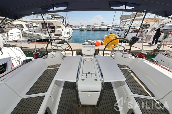 Sun Odyssey 439 - Yacht Charter Sailica