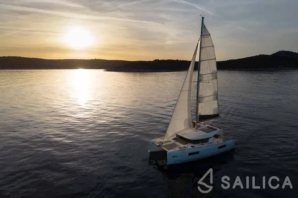 Lagoon 40 - Yacht Charter Sailica