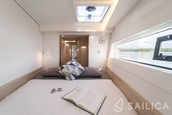 Lagoon 40 - Yacht Charter Sailica