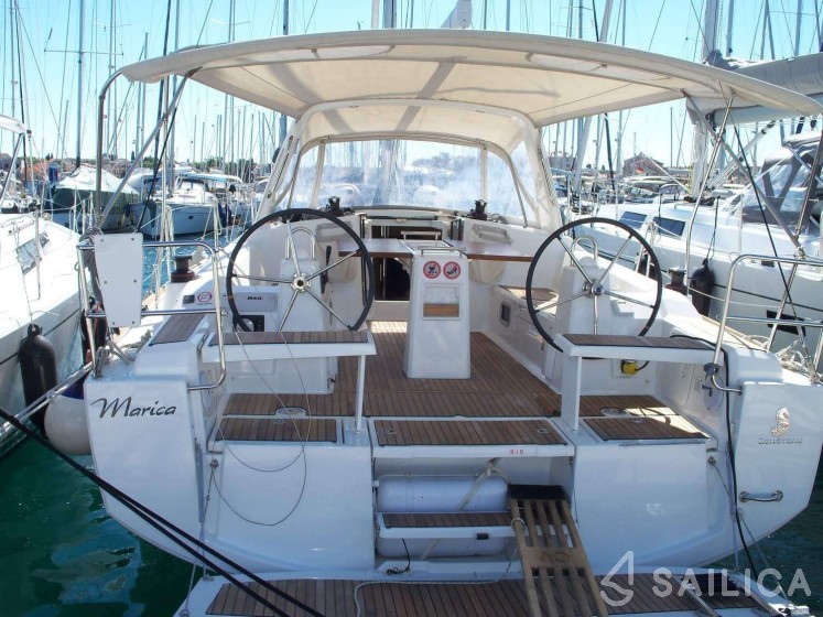 Oceanis 38 - Yacht Charter Sailica