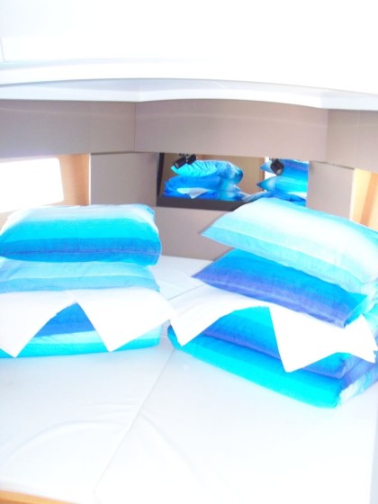 Oceanis 38 - Yacht Charter Sailica