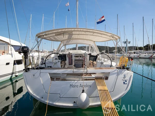 Oceanis 45 - Yacht Charter Sailica