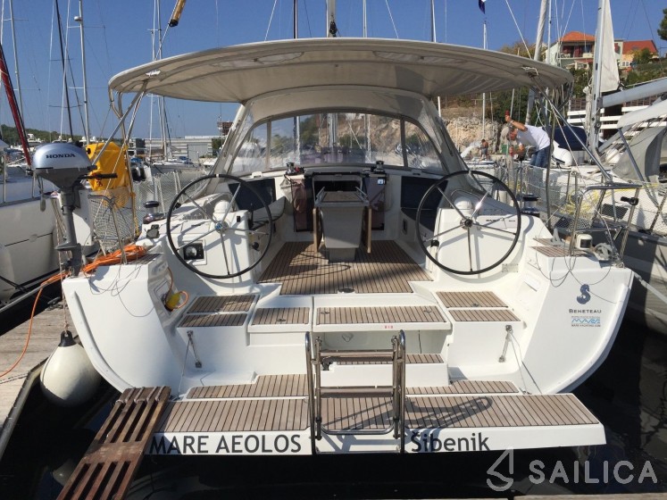 Oceanis 45 - 4 cab. - Yacht Charter Sailica