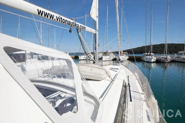Oceanis 45 - Yacht Charter Sailica