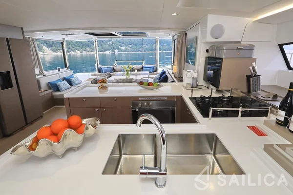 Bali 5.4. - Yacht Charter Sailica