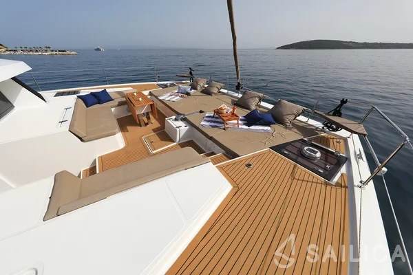 Bali 5.4. - Yacht Charter Sailica