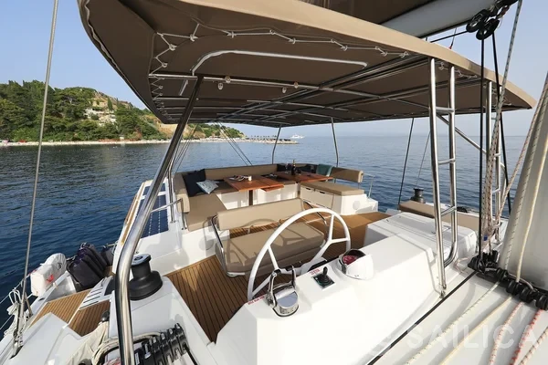 Bali 5.4. - Yacht Charter Sailica