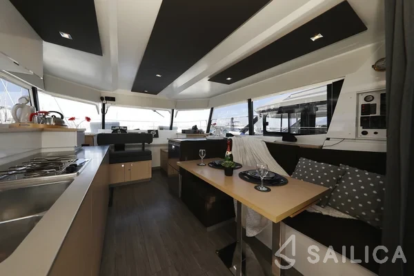 MY 37 - Yacht Charter Sailica