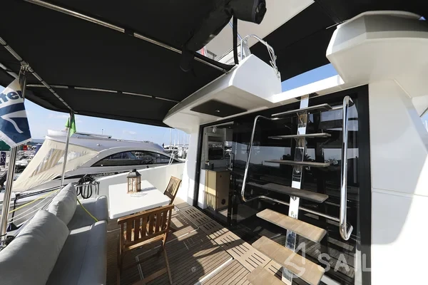 MY 37 - Yacht Charter Sailica