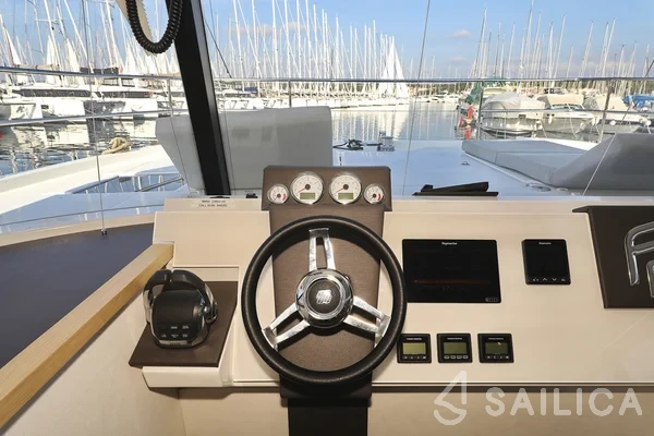 MY 37 - Yacht Charter Sailica