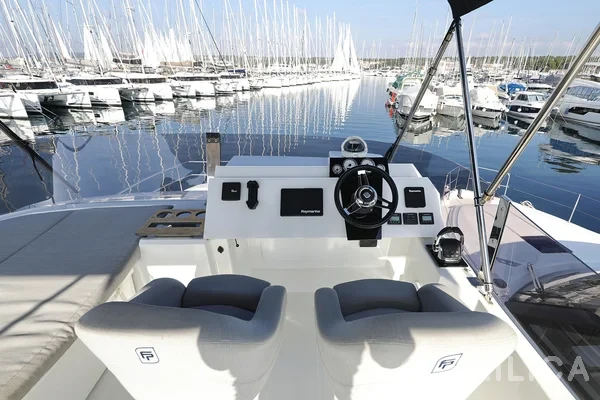 MY 37 - Yacht Charter Sailica