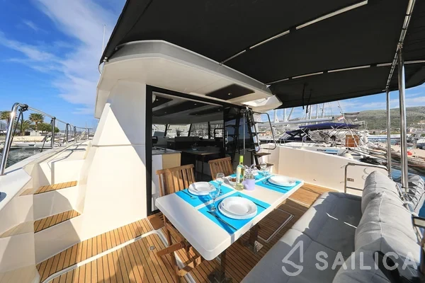 MY 37 - Yacht Charter Sailica