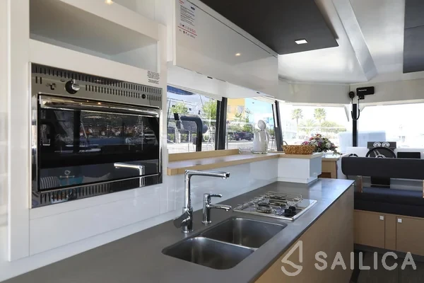 MY 37 - Yacht Charter Sailica