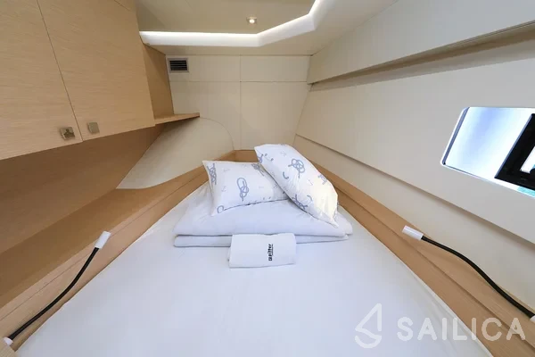 MY 37 - Yacht Charter Sailica