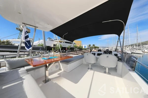 MY 37 - Yacht Charter Sailica