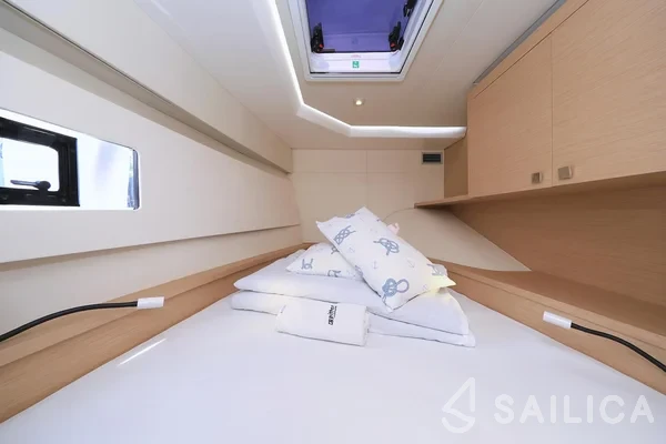 MY 37 - Yacht Charter Sailica