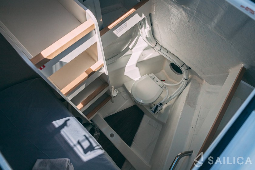 Jeanneau 54 - Yacht Charter Sailica