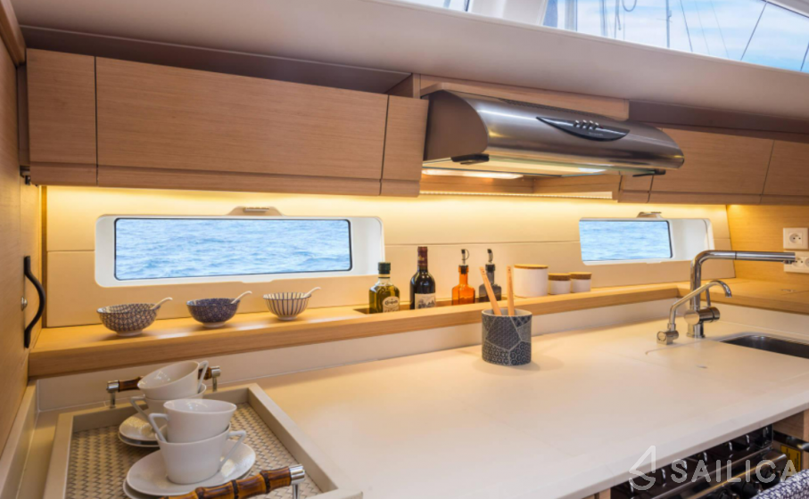 Jeanneau 54 - Yacht Charter Sailica