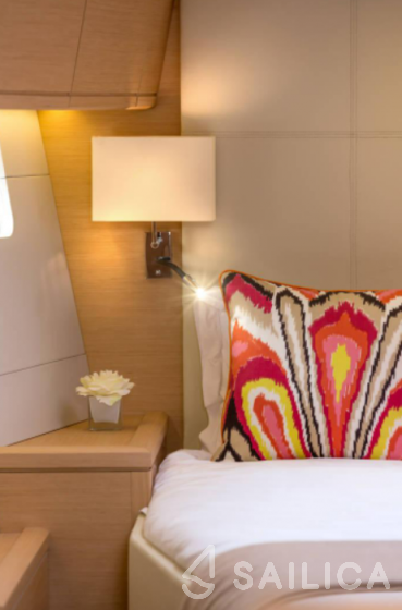 Jeanneau 54 - Yacht Charter Sailica