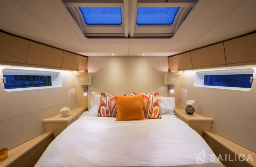 Jeanneau 54 - Yacht Charter Sailica