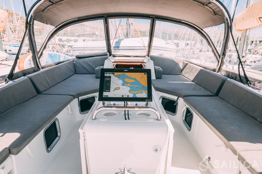 Jeanneau 54 - Yacht Charter Sailica