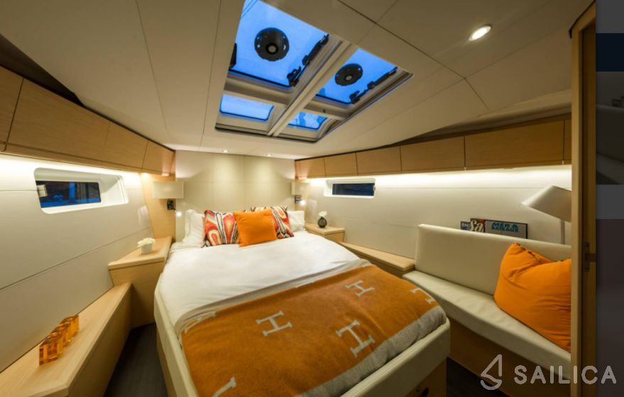 Jeanneau 54 - Yacht Charter Sailica