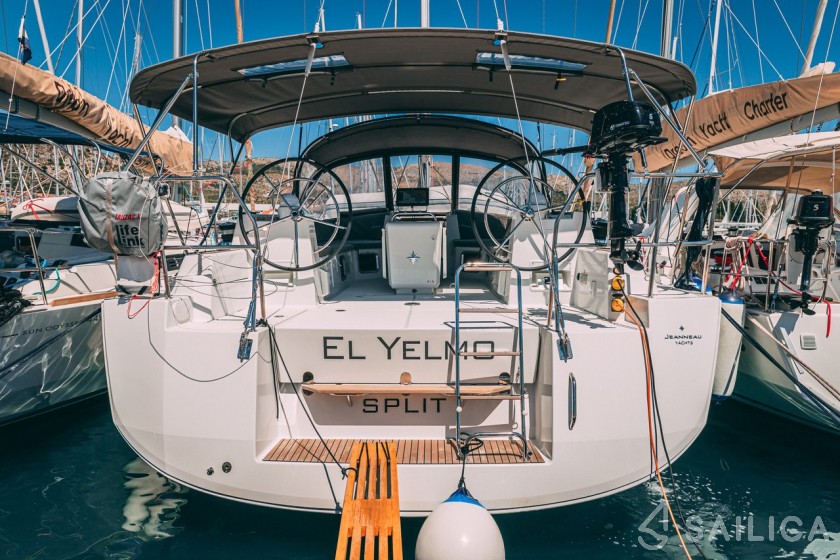 Jeanneau 54 - Yacht Charter Sailica