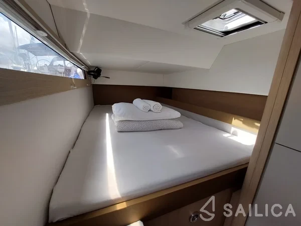 Aventura 34 - Yacht Charter Sailica