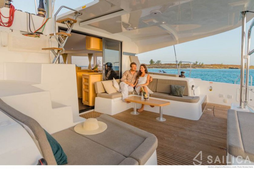 Lagoon 42 - Yacht Charter Sailica