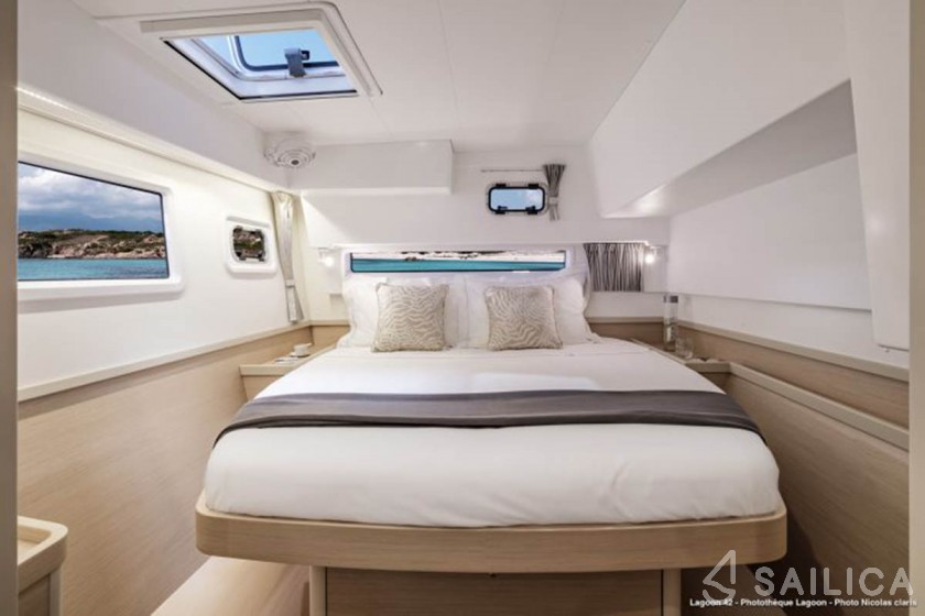 Lagoon 42 - Yacht Charter Sailica