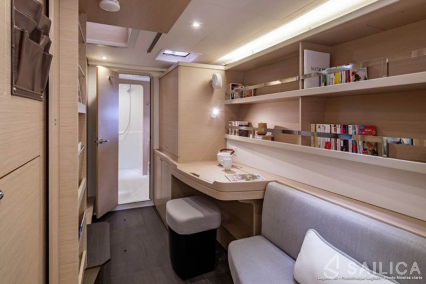 Lagoon 42 - Yacht Charter Sailica