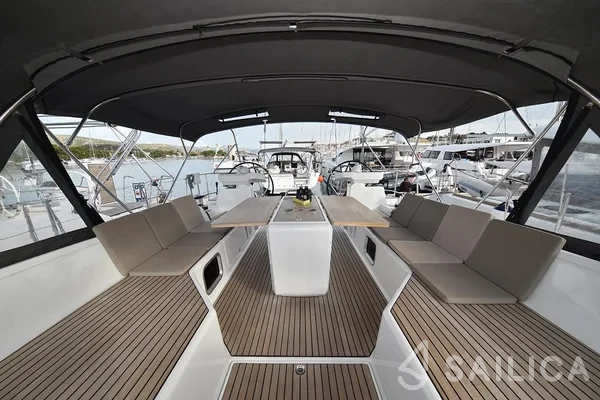 Jeanneau 54 - Yacht Charter Sailica